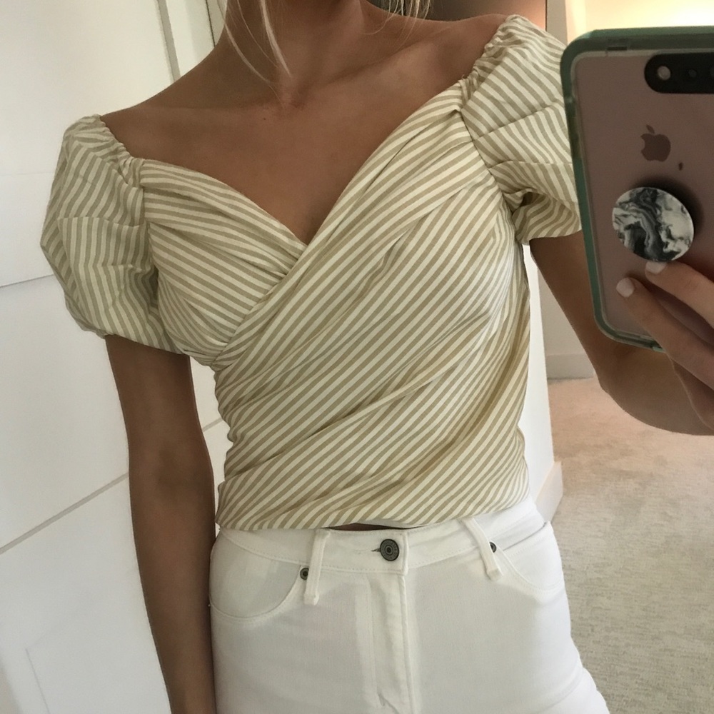 Superdown Gabriella Puff Sleeve Top